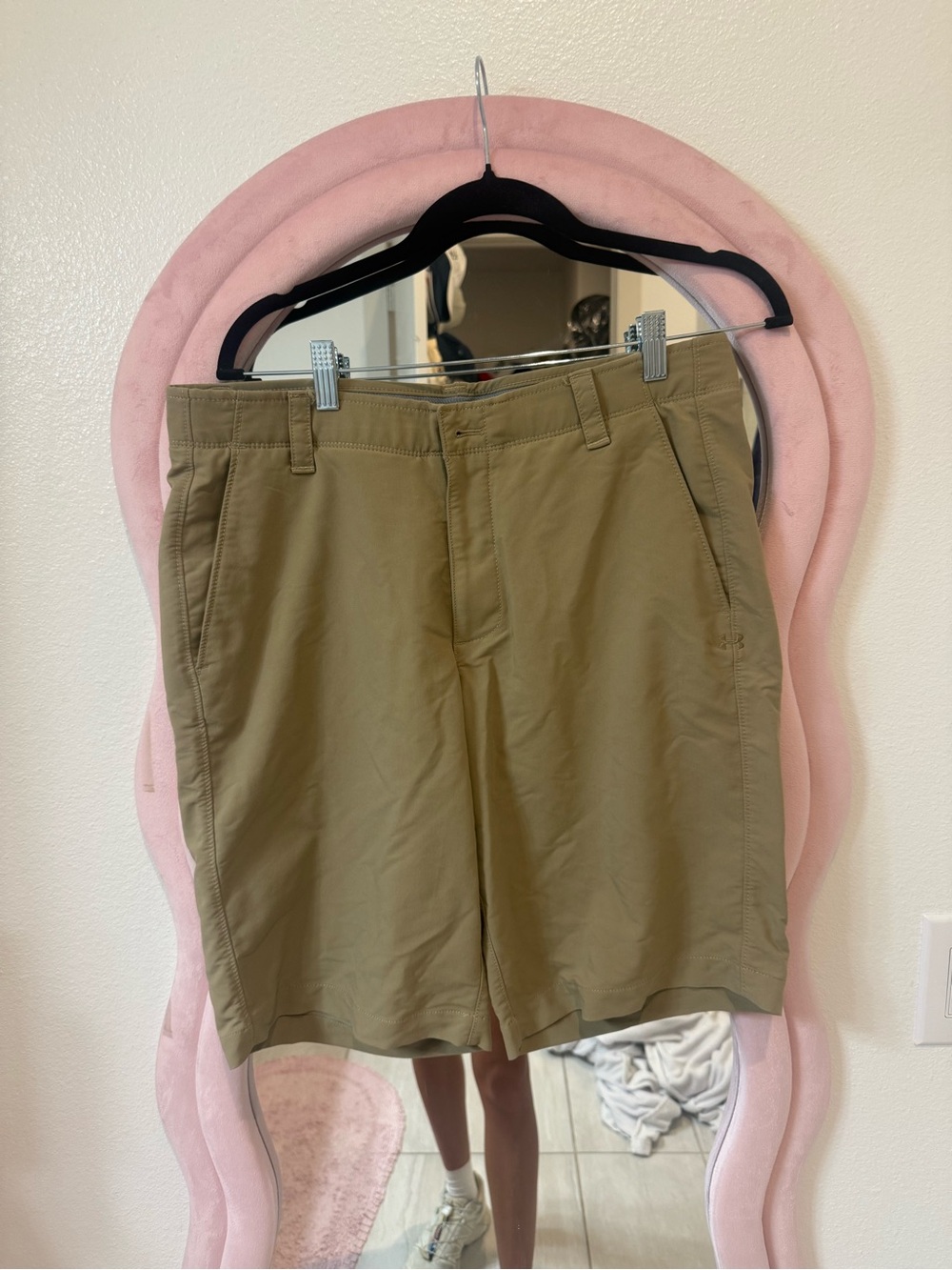 Under Armour Men's Olive/Tan Flat-Front Performance Shorts